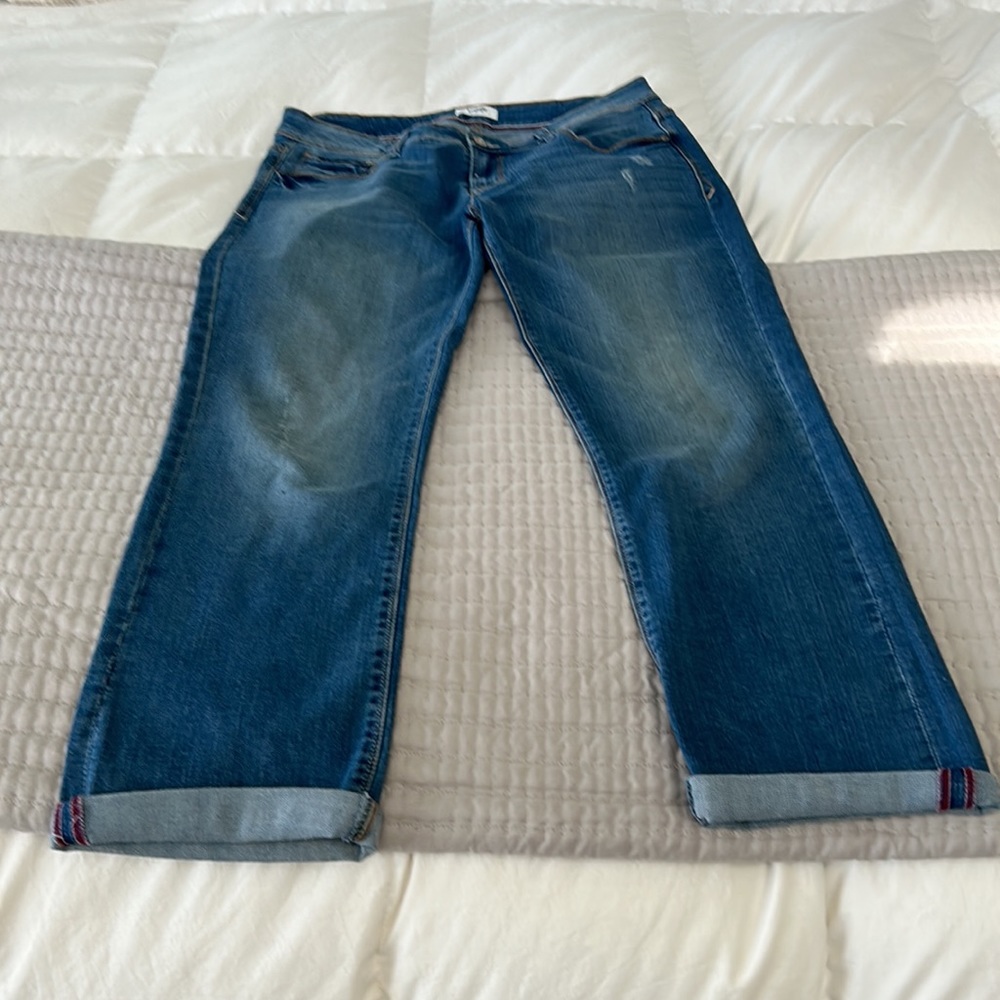 Distressed, capri jeans by Kensie size 12 - Picture 1 of 4